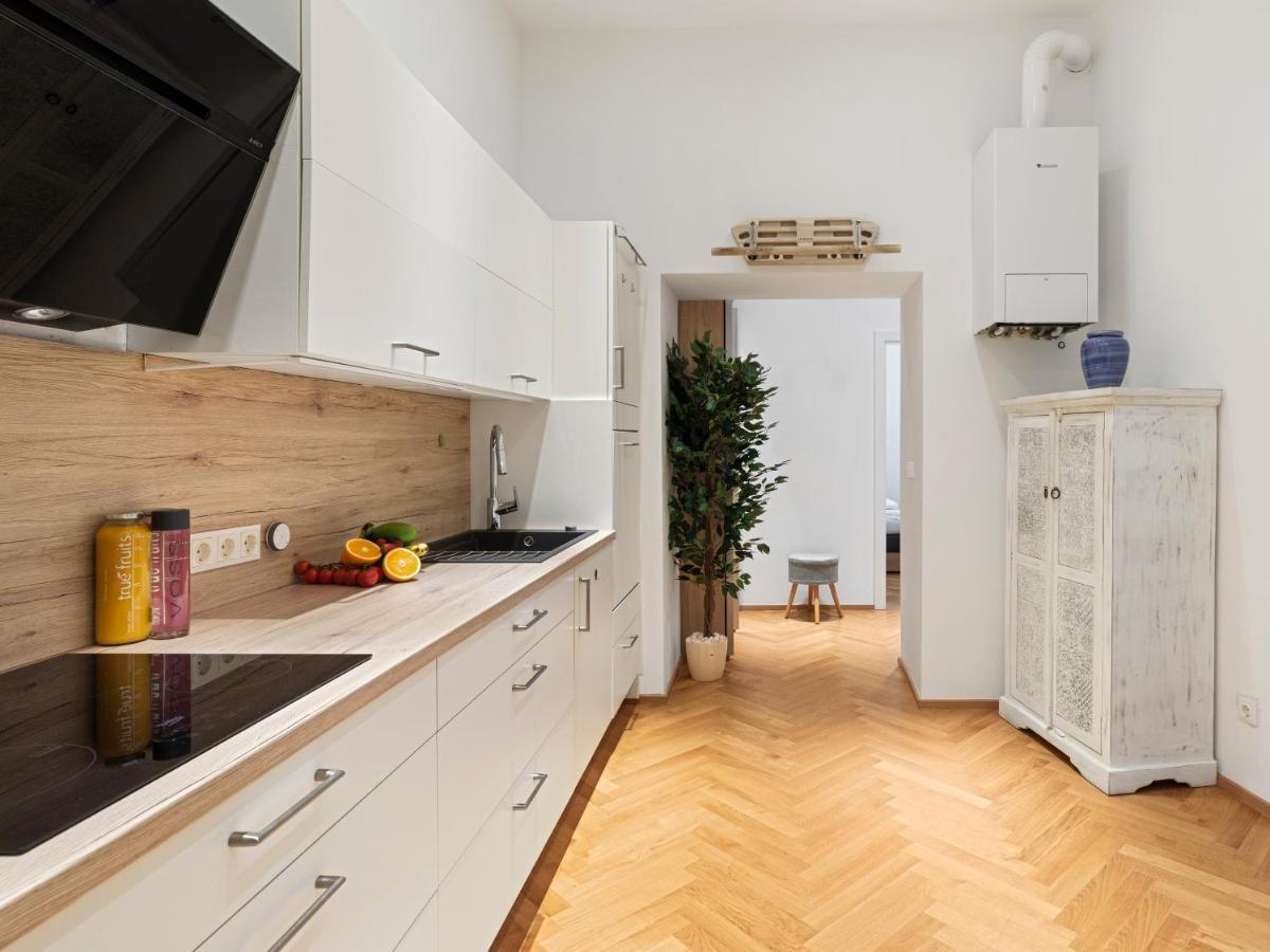 Sky9 Apartments Augarten Vienna Exterior photo